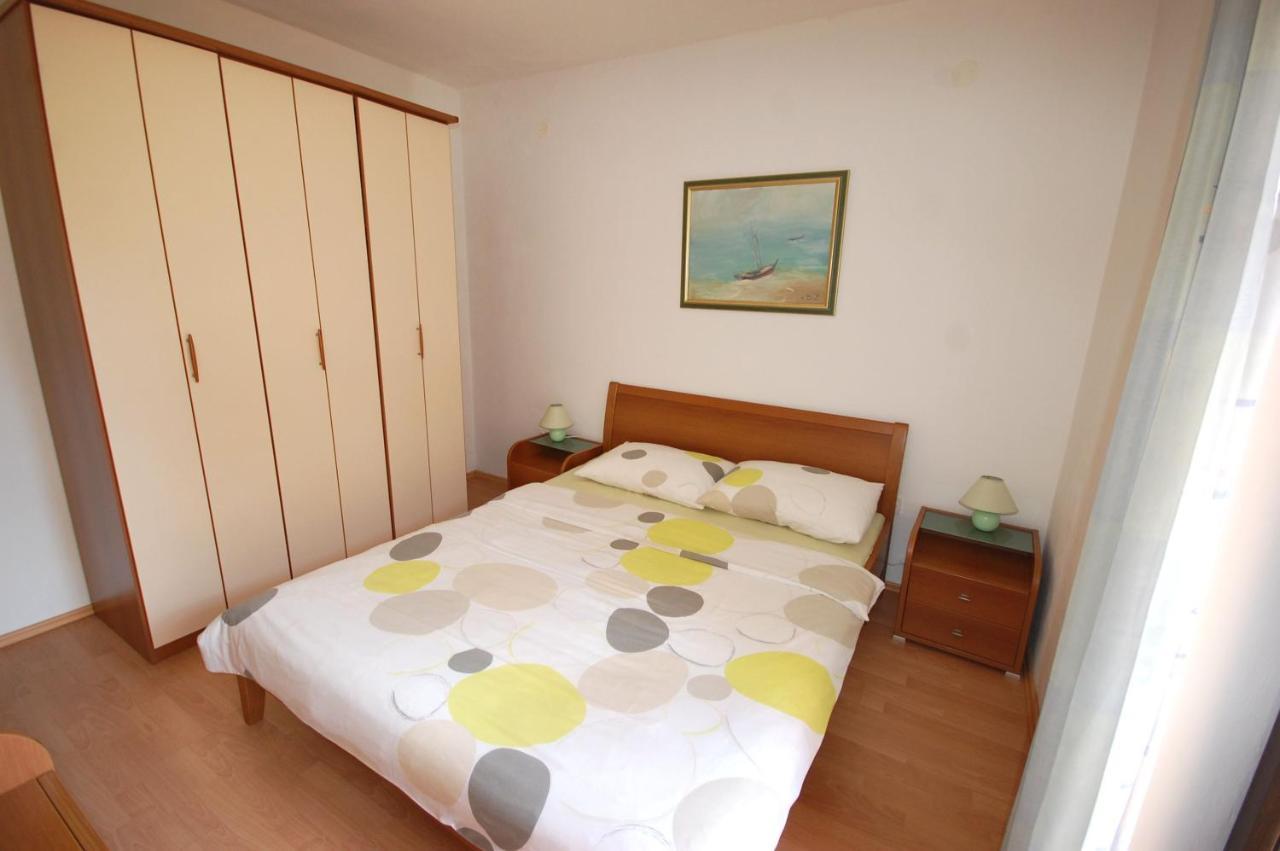 Apartments Andrea By El-Pi Tours Njivice Exterior photo