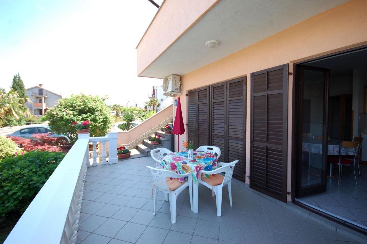 Apartments Andrea By El-Pi Tours Njivice Exterior photo